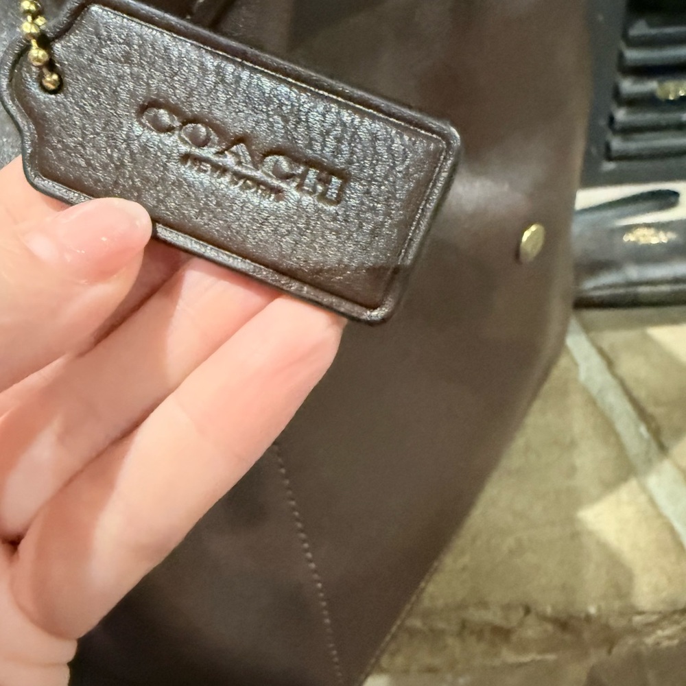 Coach Brooklyn 28 (only bag, wallets pictured for size comparison) - Picture 4 of 4